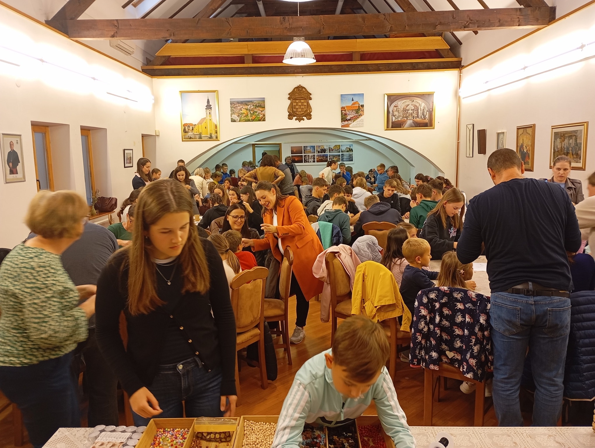Radionica izrade krunice u župi sv. Jakoba u Prelogu